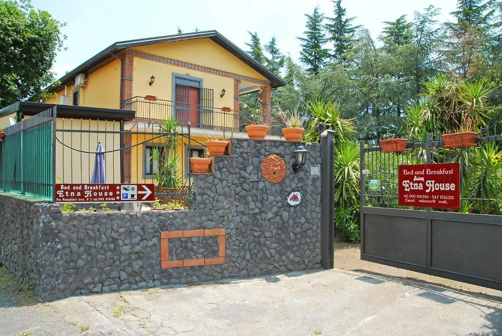 B&B Etna House Nicolosi 0*,